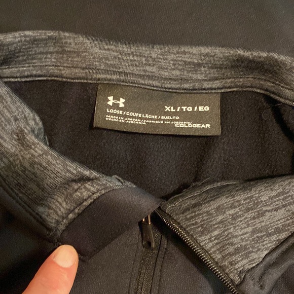 MATCHING UNDER ARMOUR JOGGER SET - Picture 5 of 5